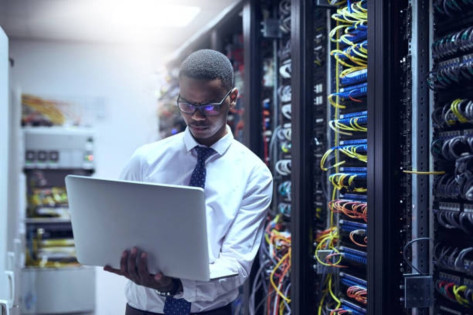 RECRUTEMENT : ADMIN SYSTÈMES ET BASE DE DONNÉES (H/F)