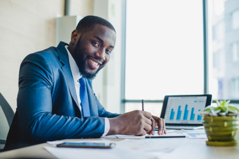 RMO Togo recrute : Chef Comptable (H/F)