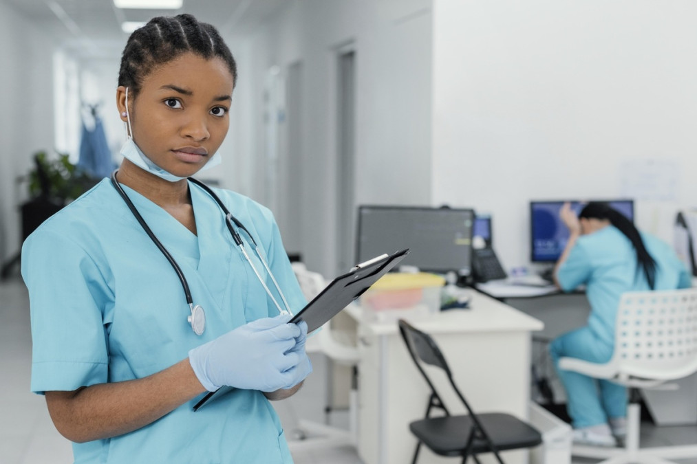 RECRUTEMENT D’UNE SAGE-FEMME
