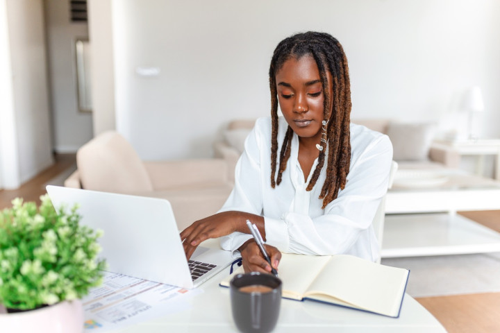 OFFRE D’EMPLOI : MARKETING  VENTE (F)