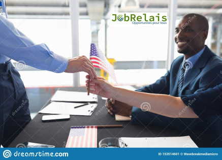 Creative Associates International recrute