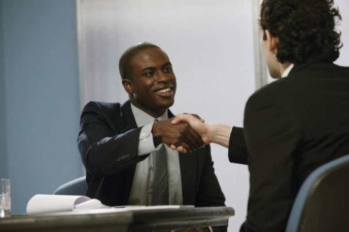 La société BURVAL CORPORATE TOGO recrute