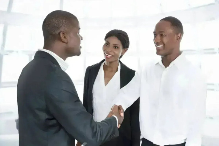 Recrutement :  Commerciaux  (04 postes )