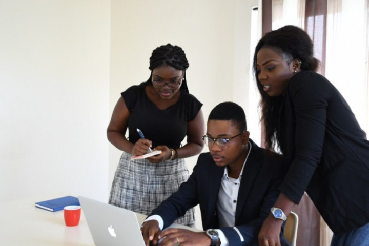 Une structure de la place recrute :Assistante commerciale et marketing
