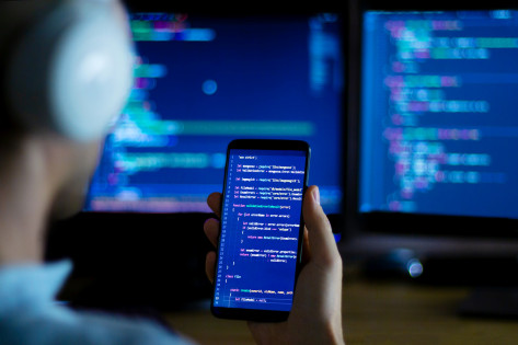 RECRUTEMENT: 1 développeur mobile. 2 développeur PHP