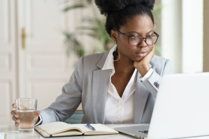Une entreprise recrute: Comptable  (H/F)