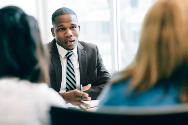 Consult Services Synergie Recrute quatre (04) CONSEILLERS CLIENTELES H/F