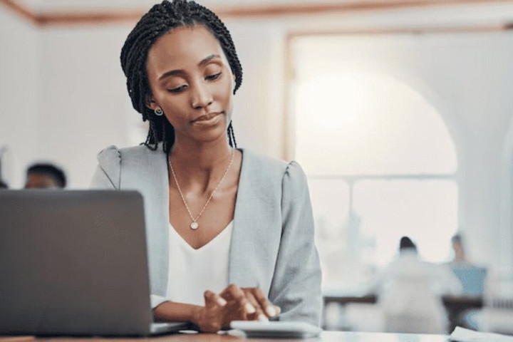 Une société dans les  NTIC recrute : commercial (H/F)