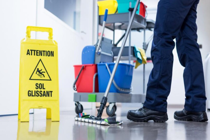 Une société de la place recrute:  (05)  Techniciens de surface