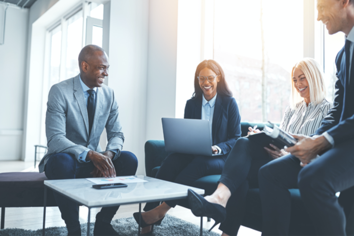 Un office notarial  recrute:  Notaire Assistant