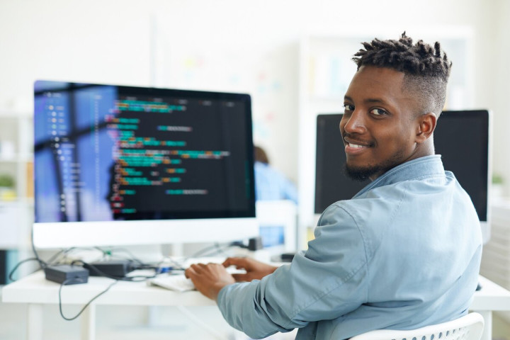 Une société  recrute des développeurs web  (02 postes) H/F