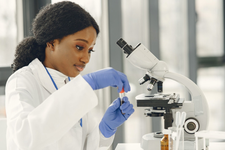 Recrutement:  (02) Techniciens de Laboratoire (H/F)